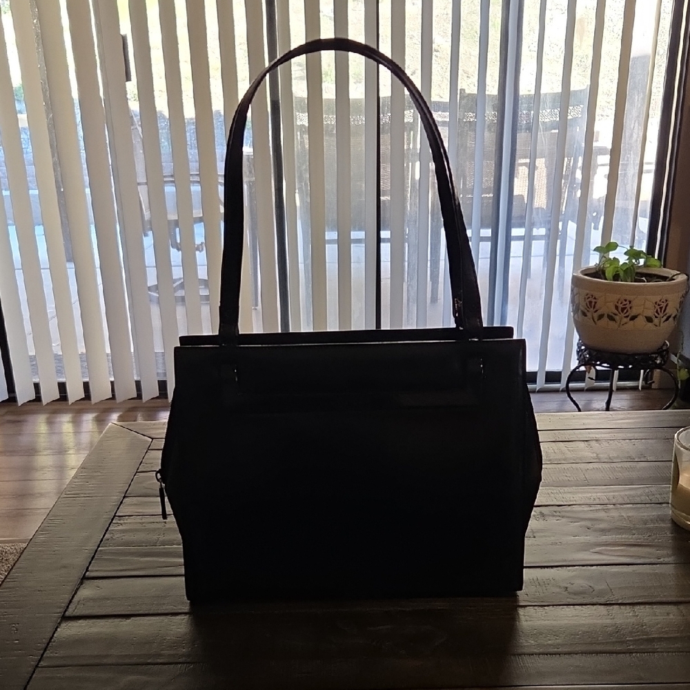 Gucci Black Triple Compartment 11.5 by 9 Shoulder Bag